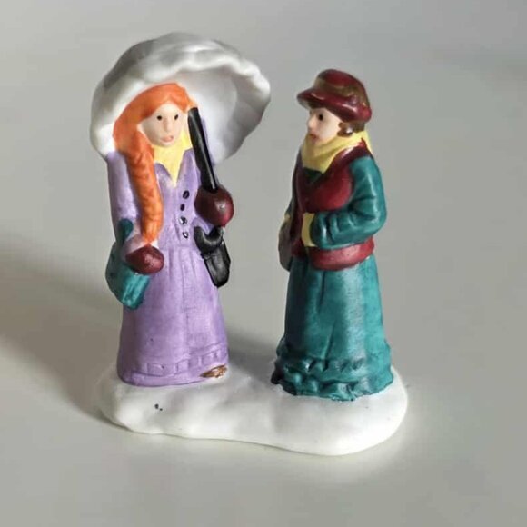 🎀SALE 🎀EUC Christmas Village Porcelain Figurines Set of 8 - Picture 3 of 9